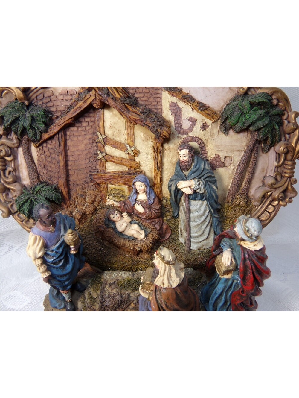 Christmas Ceramic Nativity Mary Joseph Jesus and the three king's Piece. - Picture 12 of 16
